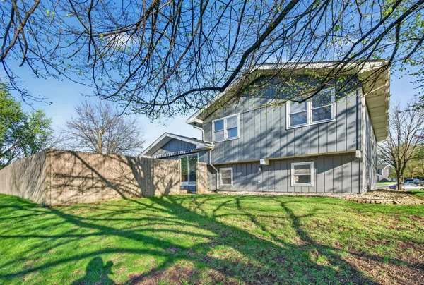 $425,000 | 3211 Wild Oaks Court, Joliet, IL 60431