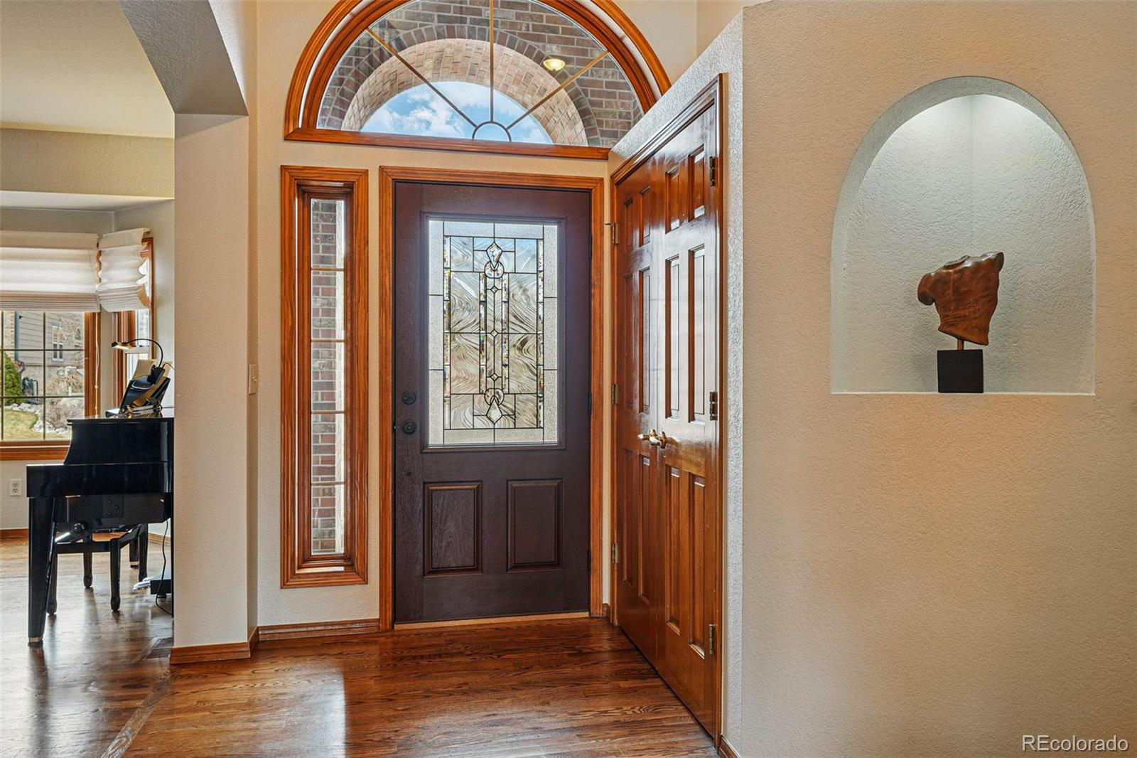 112 Willowleaf Drive Littleton, CO 80127 - Photo 3 of 50