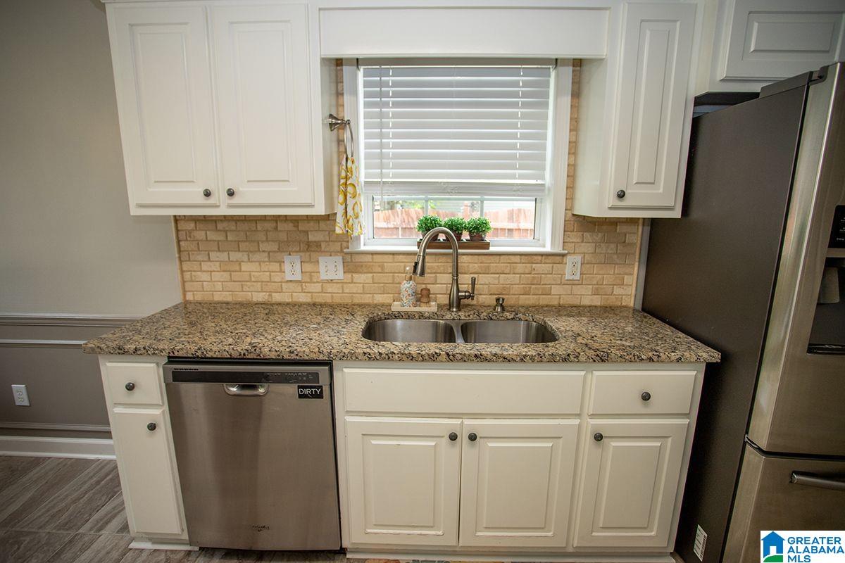 227 Meadowlark Drive Alabaster, AL 35007 - Photo 13 of 38