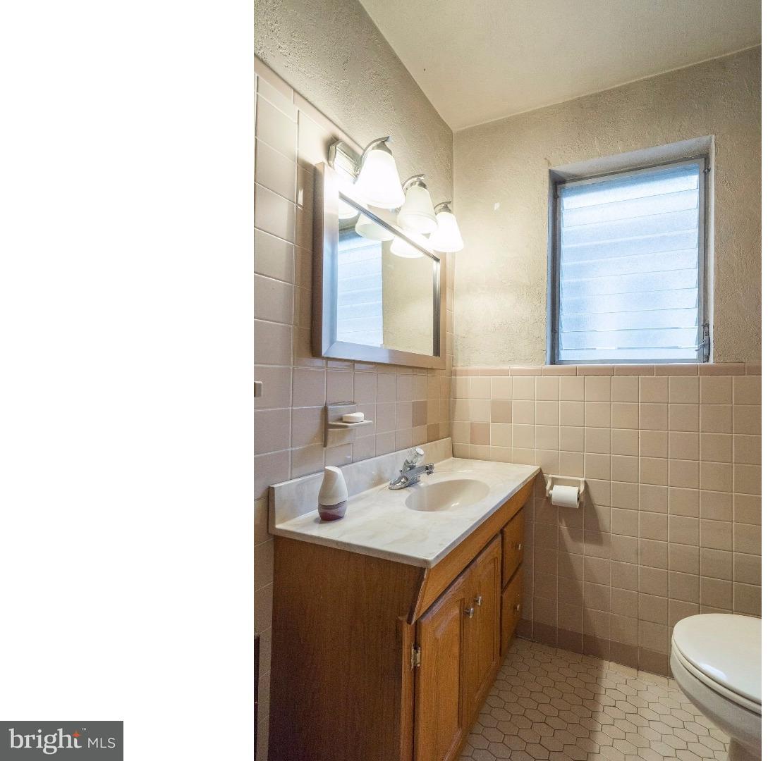1519 West Ritner Street Philadelphia, PA 19145 - Photo 14 of 25 Bathroom