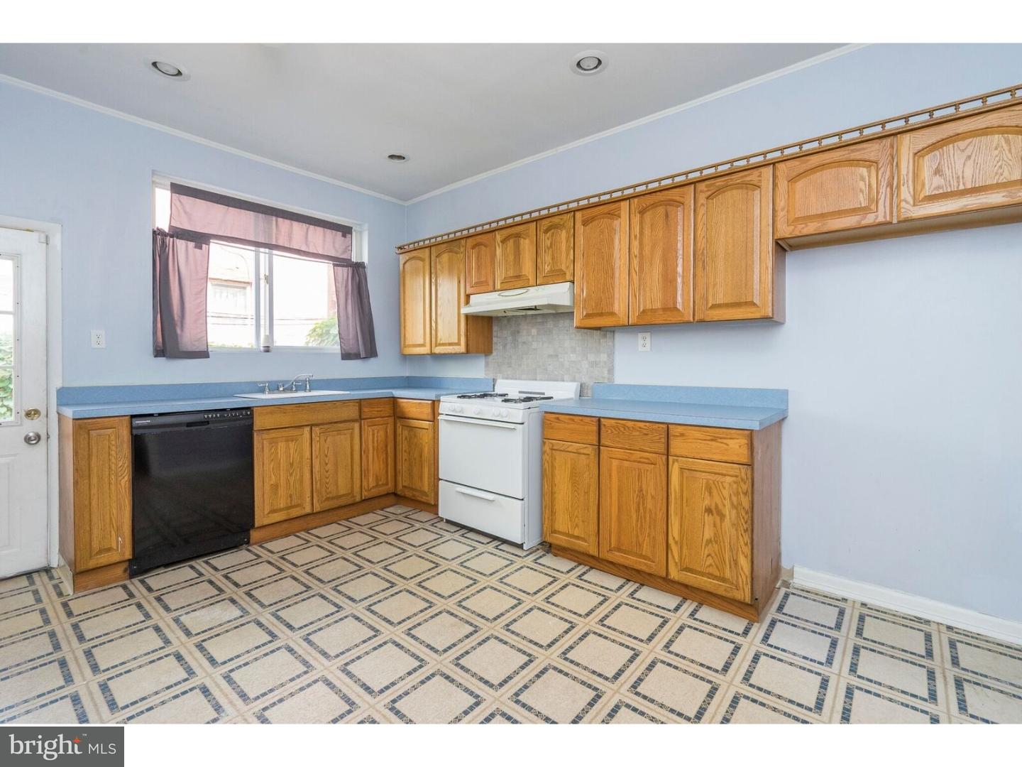 1519 West Ritner Street Philadelphia, PA 19145 - Photo 7 of 25 Kitchen