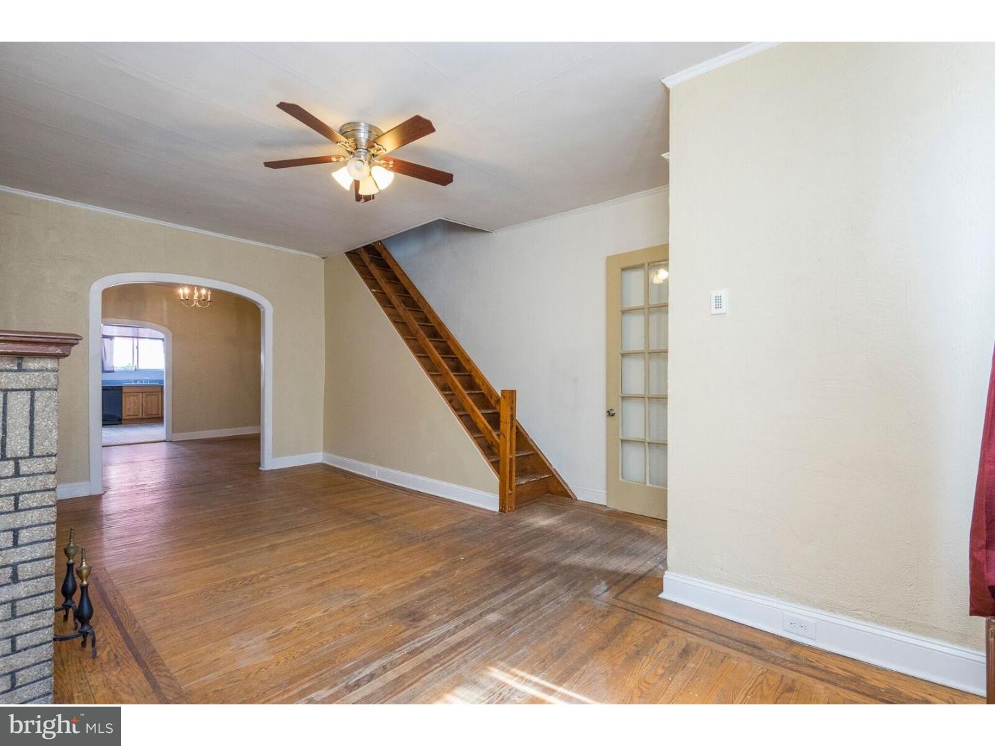 1519 West Ritner Street Philadelphia, PA 19145 - Photo 8 of 25 Living Room