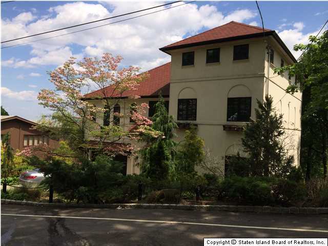 72 Douglas Road Staten Island, NY 10304 - Photo 1 of 15 Primary Photo