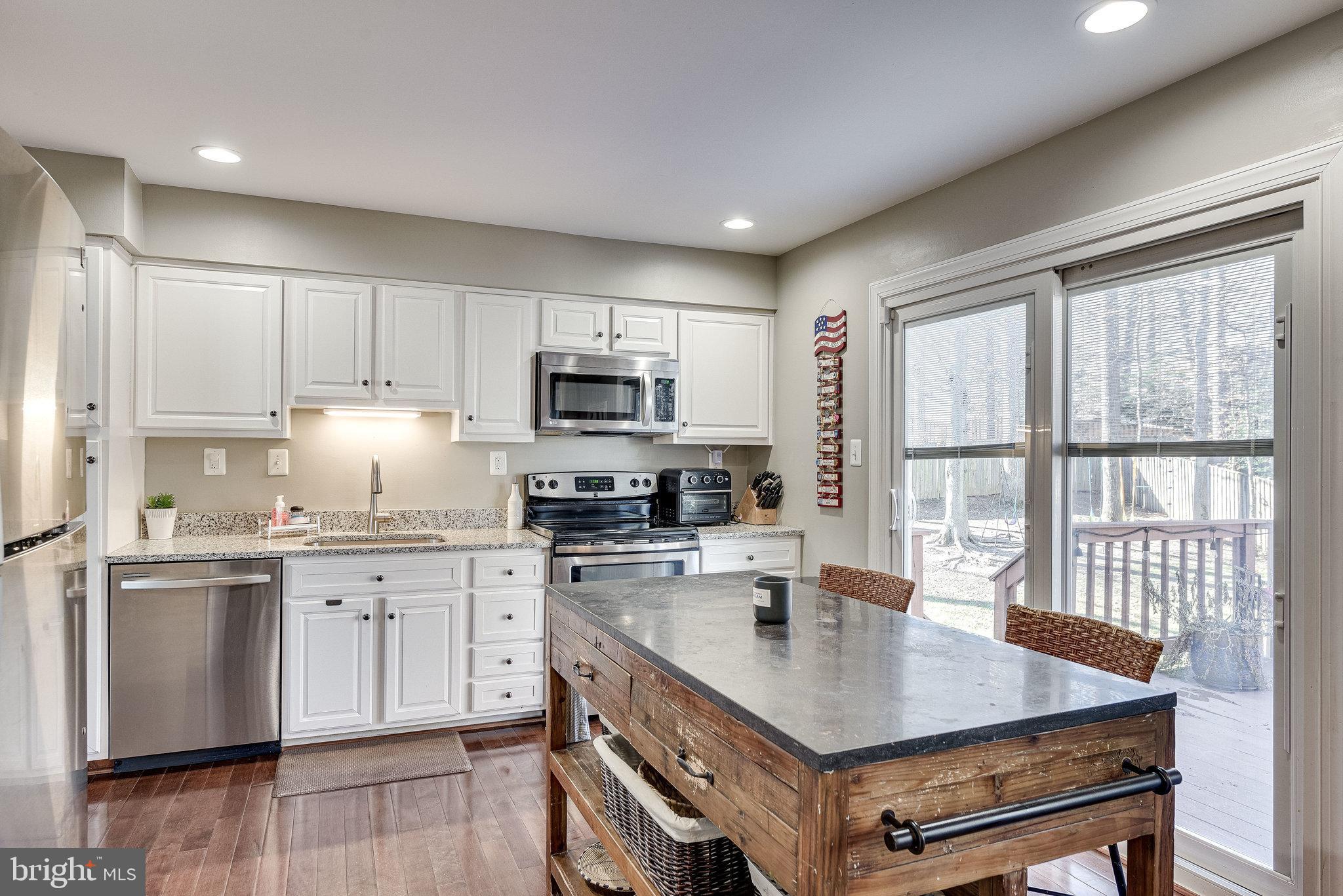 8304 Lindside Way Springfield, VA 22153 - Photo 11 of 40