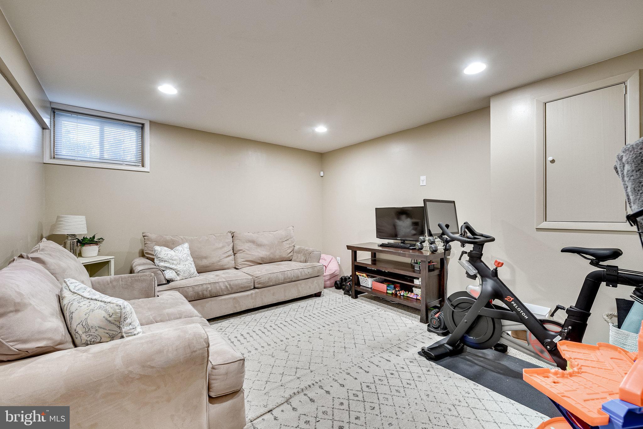 8304 Lindside Way Springfield, VA 22153 - Photo 27 of 40