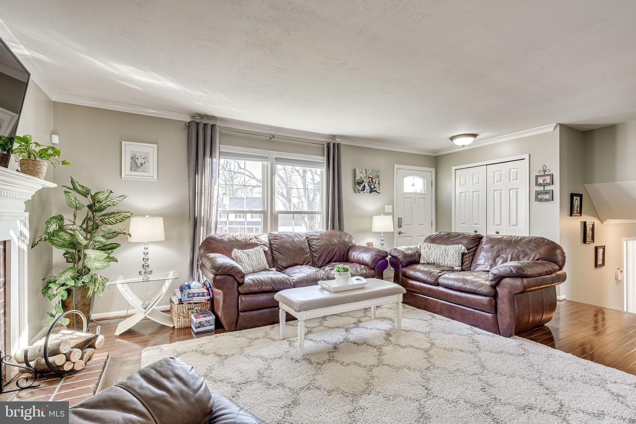 8304 Lindside Way Springfield, VA 22153 - Photo 7 of 40