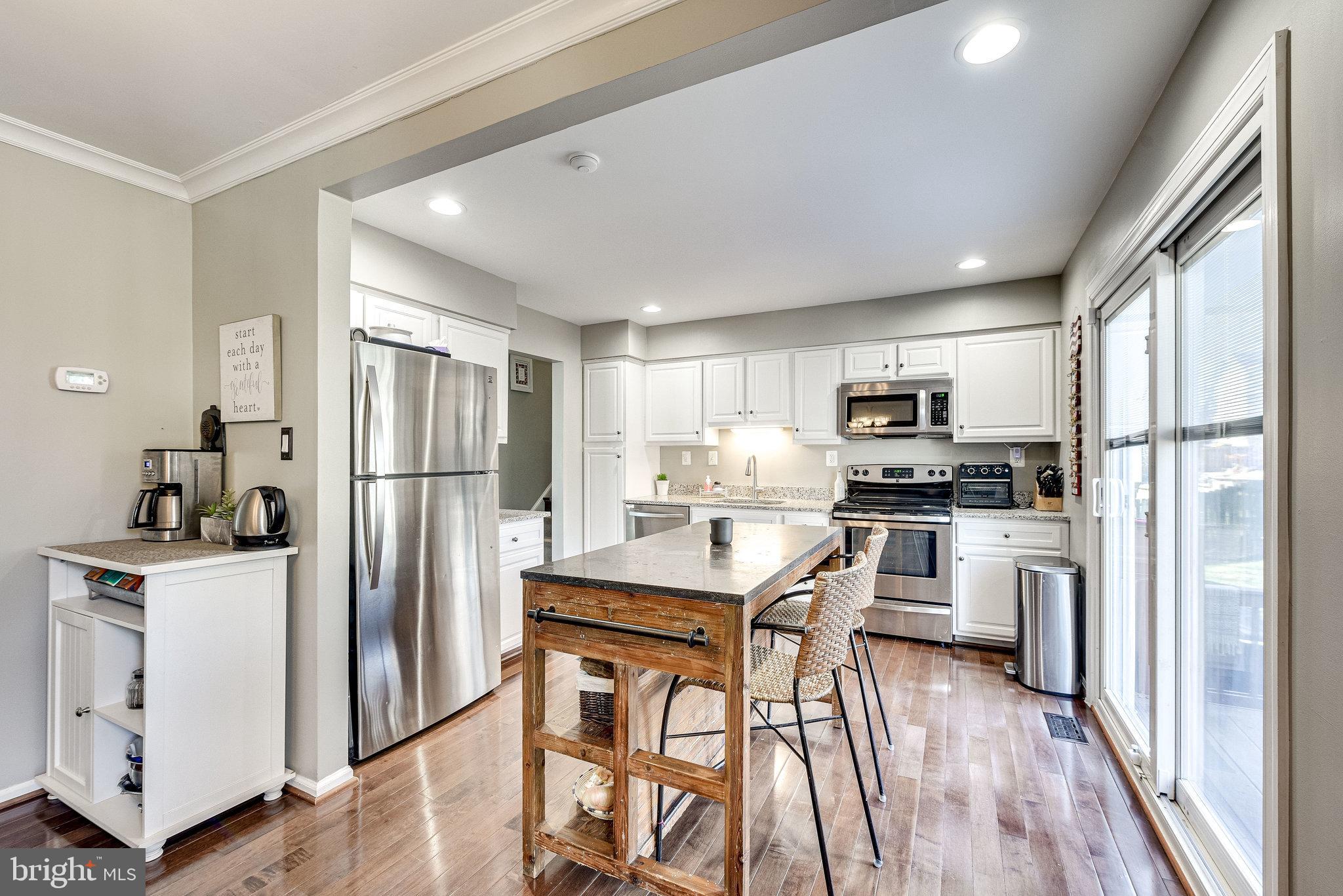 8304 Lindside Way Springfield, VA 22153 - Photo 10 of 40