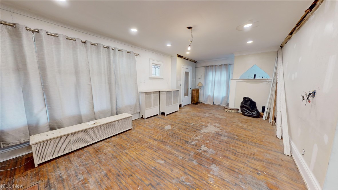 1084 Parkside Road Cleveland, OH 44108 - Photo 9 of 30