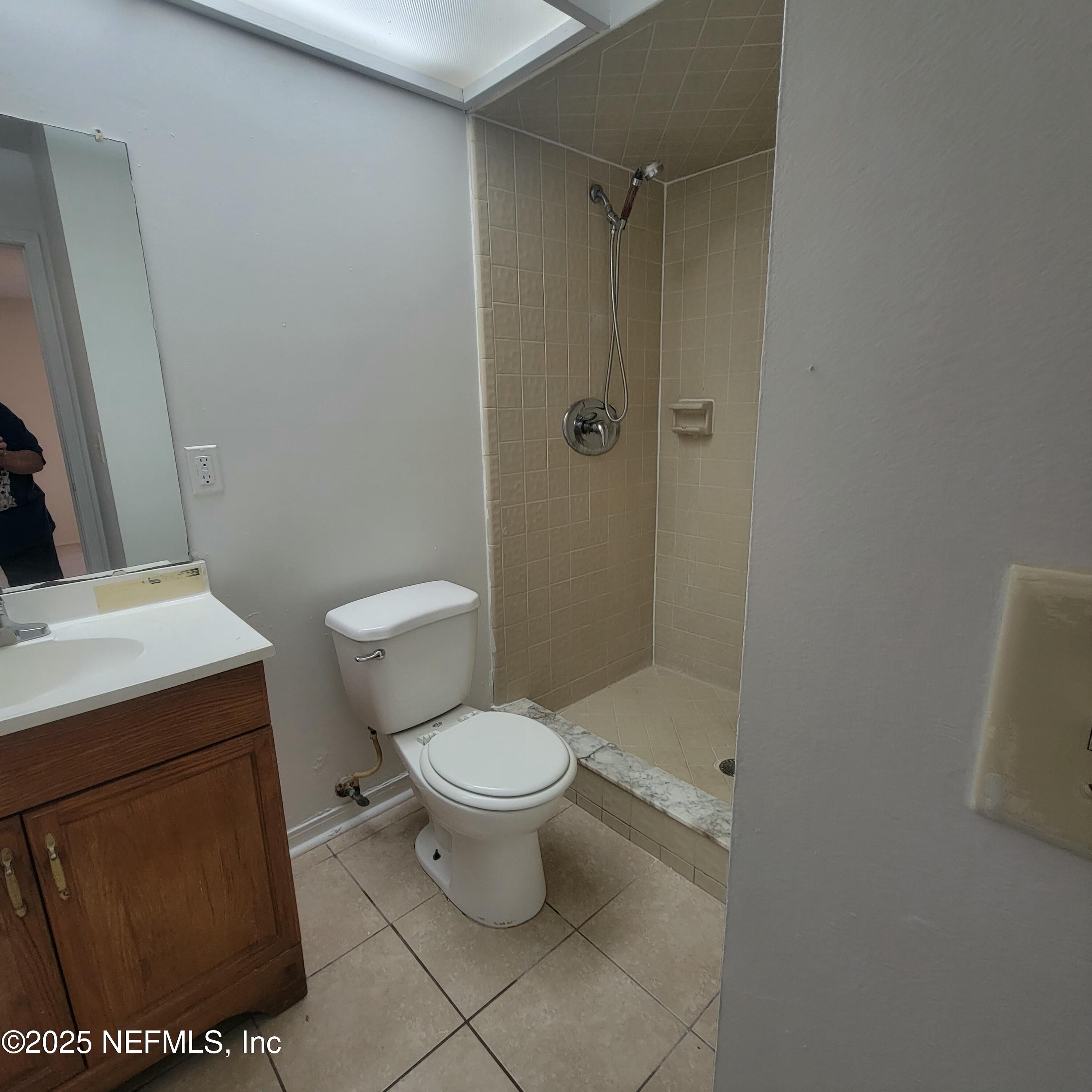 5138 Ricker Road, Unit 2 Jacksonville, FL 32210 - Photo 11 of 17 Mast. bath