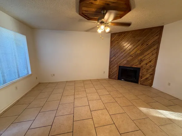 $695 | 7407 Waco Avenue, Unit C, Lubbock, TX 79423