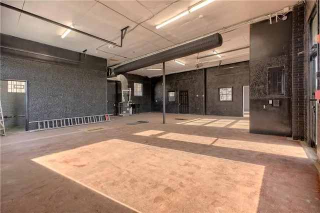 $2,500 | 6781 State Route 30, Jeannette, PA 15644