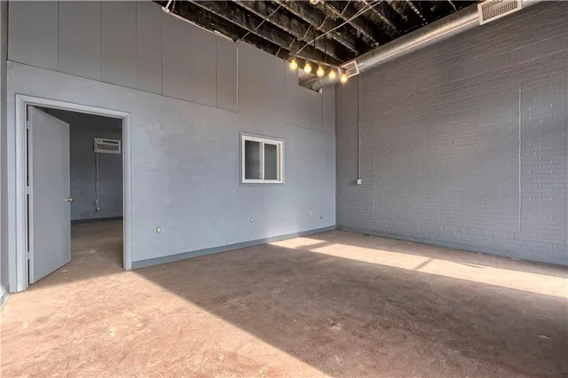 $2,500 | 6781 State Route 30, Jeannette, PA 15644