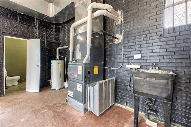 $2,500 | 6781 State Route 30, Jeannette, PA 15644