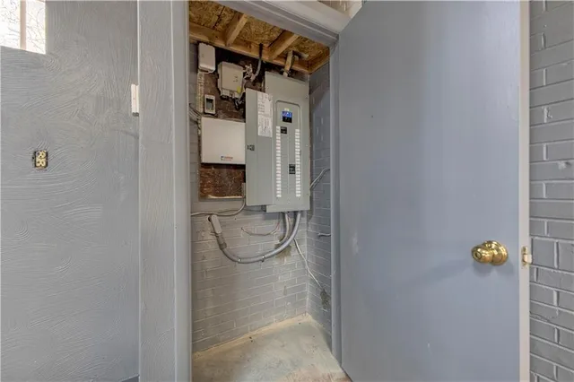 $2,500 | 6781 State Route 30, Jeannette, PA 15644