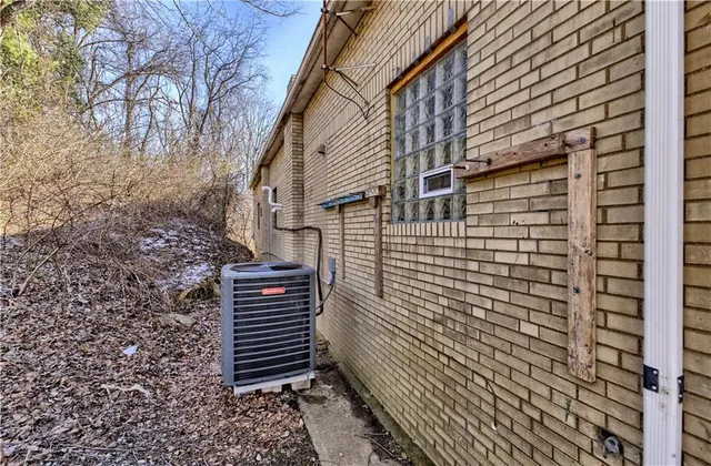 $2,500 | 6781 State Route 30, Jeannette, PA 15644