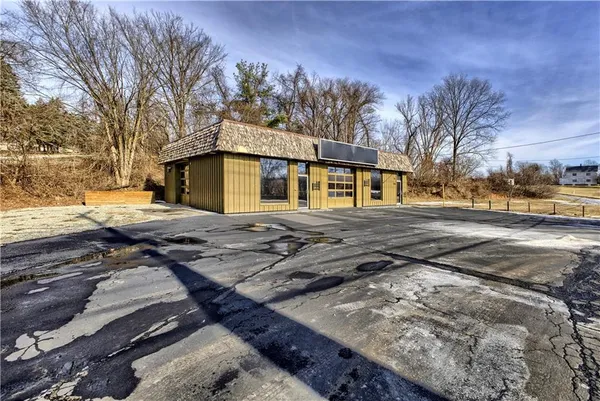 $2,500 | 6781 State Route 30, Jeannette, PA 15644
