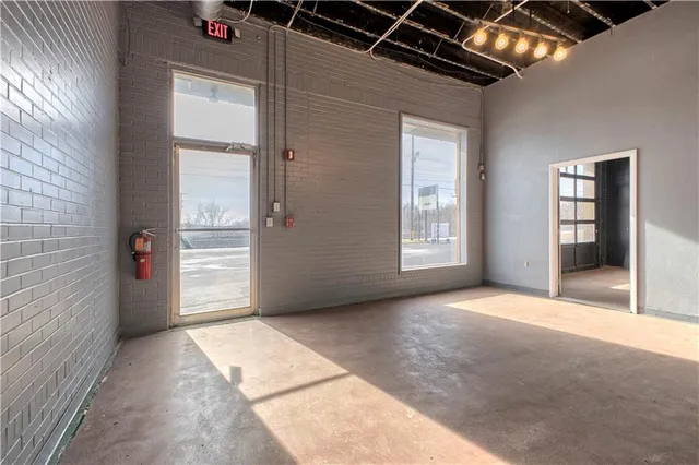 $2,500 | 6781 State Route 30, Jeannette, PA 15644