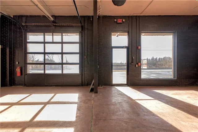 $2,500 | 6781 State Route 30, Jeannette, PA 15644