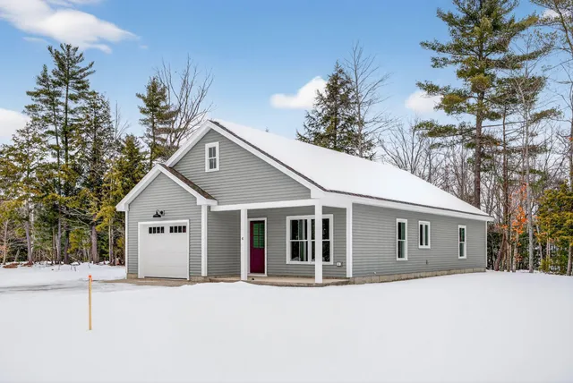 $485,600 | 4 Brightons Way, Poland, ME 04274