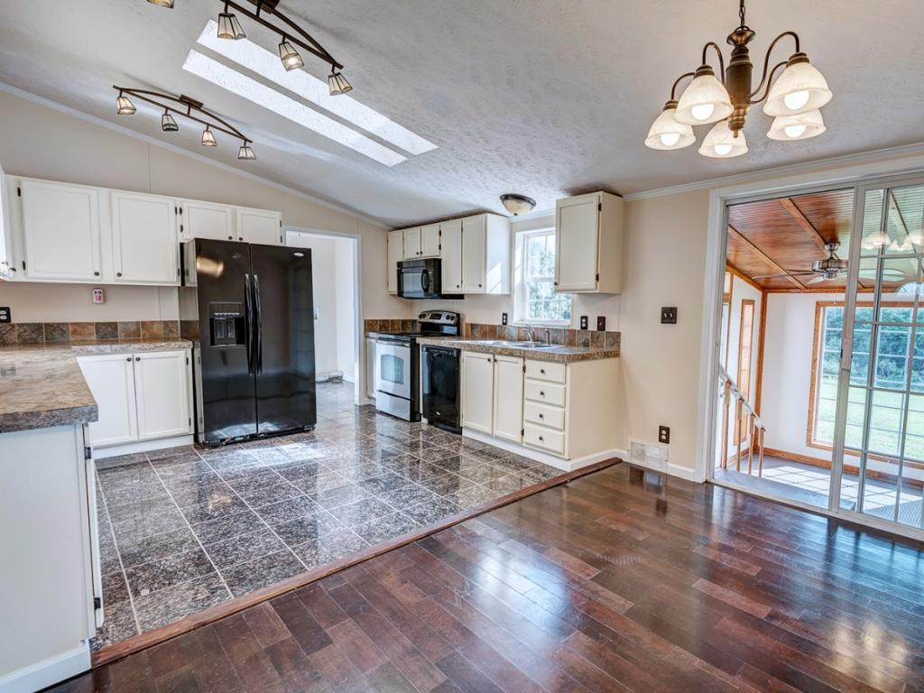 603 Oakland Road Limestone, TN 37681 - Photo 3 of 20 Photo 3