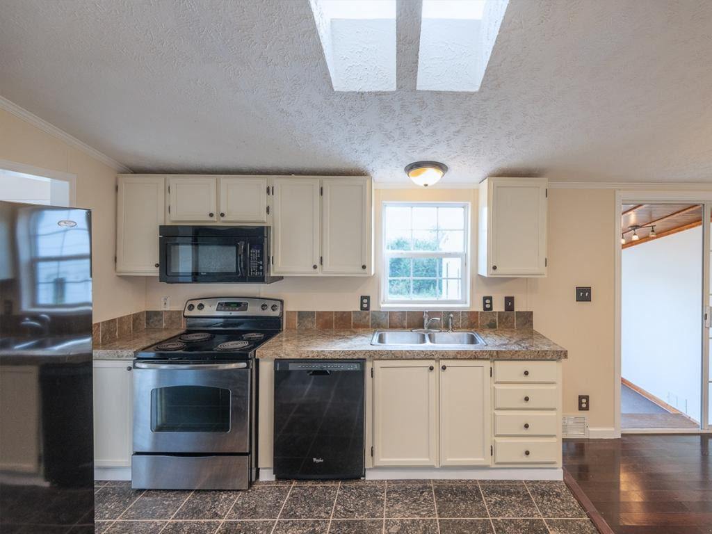 603 Oakland Road Limestone, TN 37681 - Photo 4 of 20 Photo 4