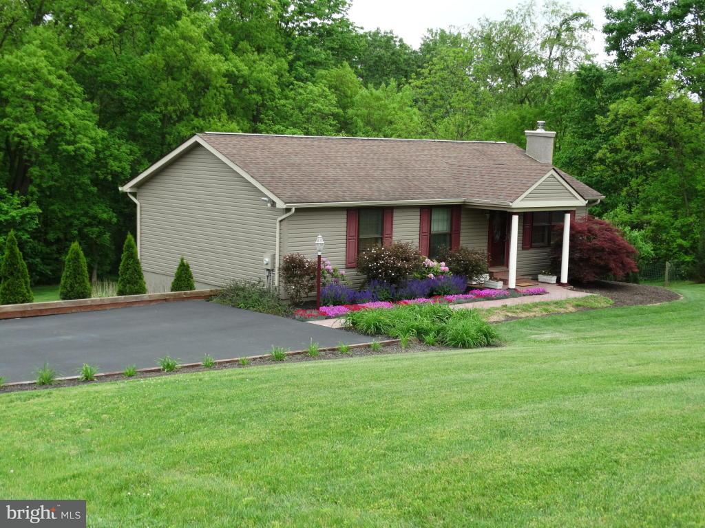 726 North Manor Road Elverson, PA 19520 - Photo 1 of 28 Gallery Image 1
