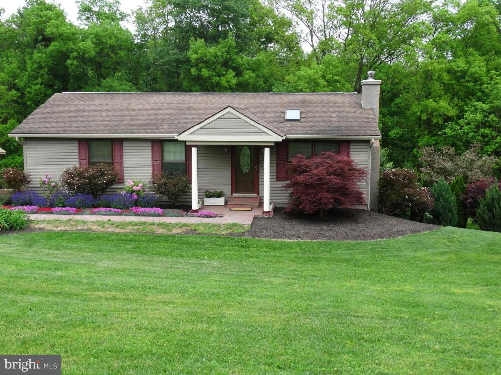726 North Manor Road Elverson, PA 19520 - Photo 2 of 28 Gallery Image 2