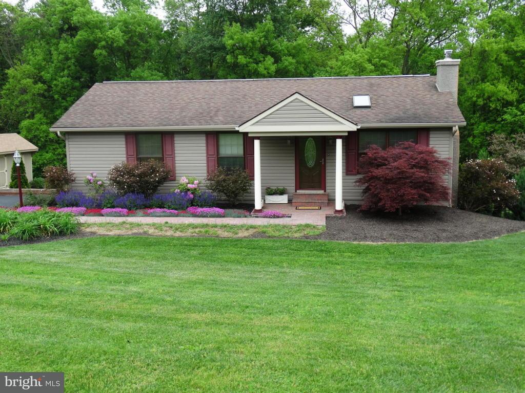 726 North Manor Road Elverson, PA 19520 - Photo 3 of 28 Gallery Image 3