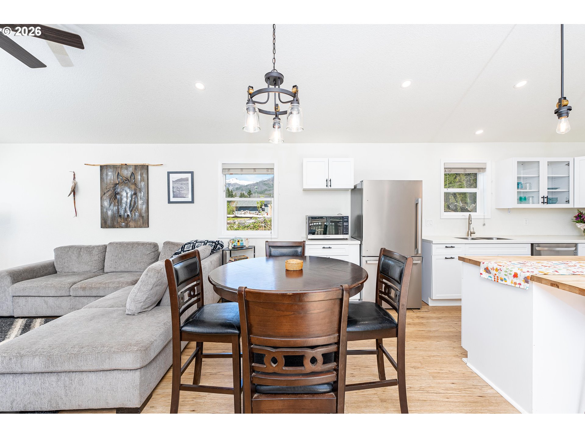 210 Detroit Road South Detroit, OR 97342 - Photo 4 of 29 Dining Area