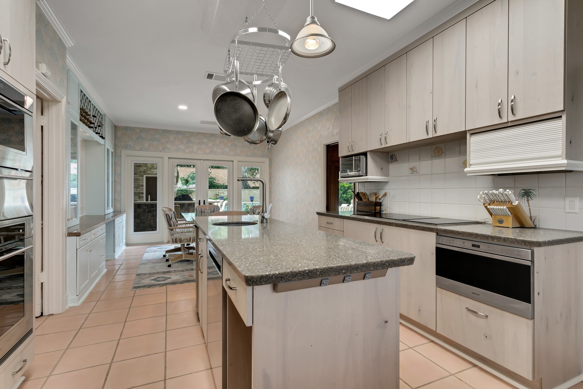 18506 Upper Bay Road Houston, TX 77058 - Photo 22 of 50
