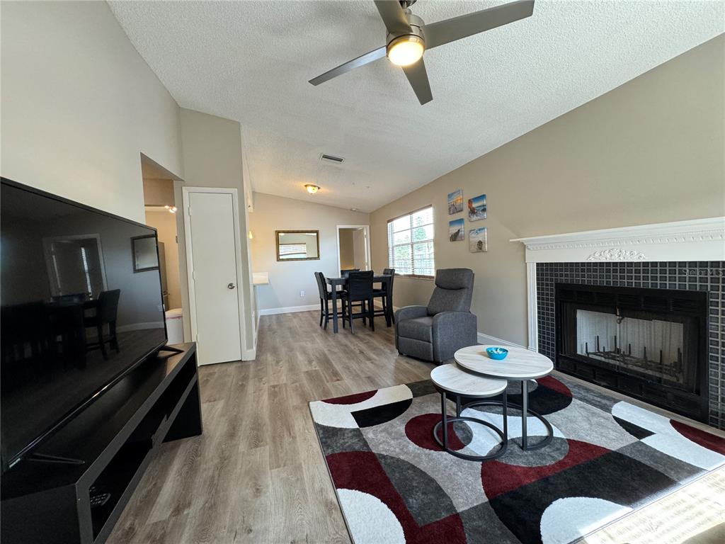 3811 59th Avenue West, Unit 3811 Bradenton, FL 34210 - Photo 4 of 36