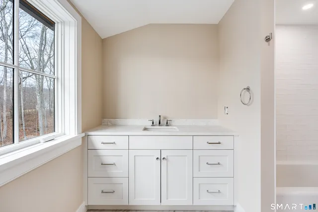 $1,950,000 | 703 Fox Hopyard Road, East Haddam, CT 06423