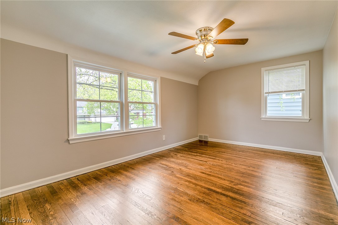 1138 Croyden Road Lyndhurst, OH 44124 - Photo 14 of 35