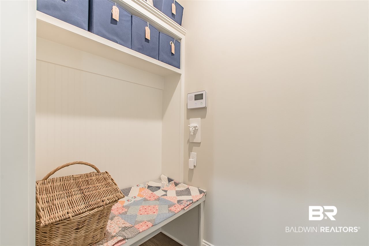 252 Hawthorne Circle Fairhope, AL 36532 - Photo 35 of 46 Mud room