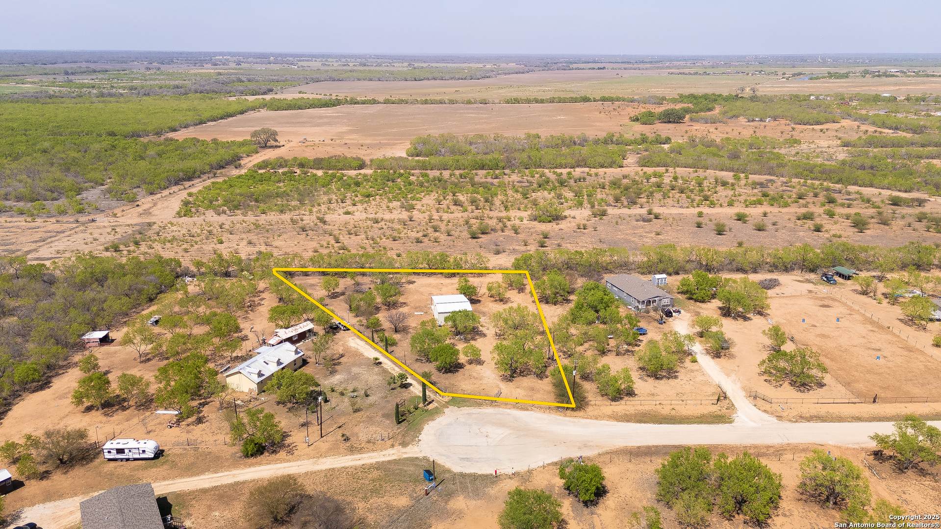 128 County Road 2672 Devine, TX 78016 - Photo 28 of 44 a view of an ocean