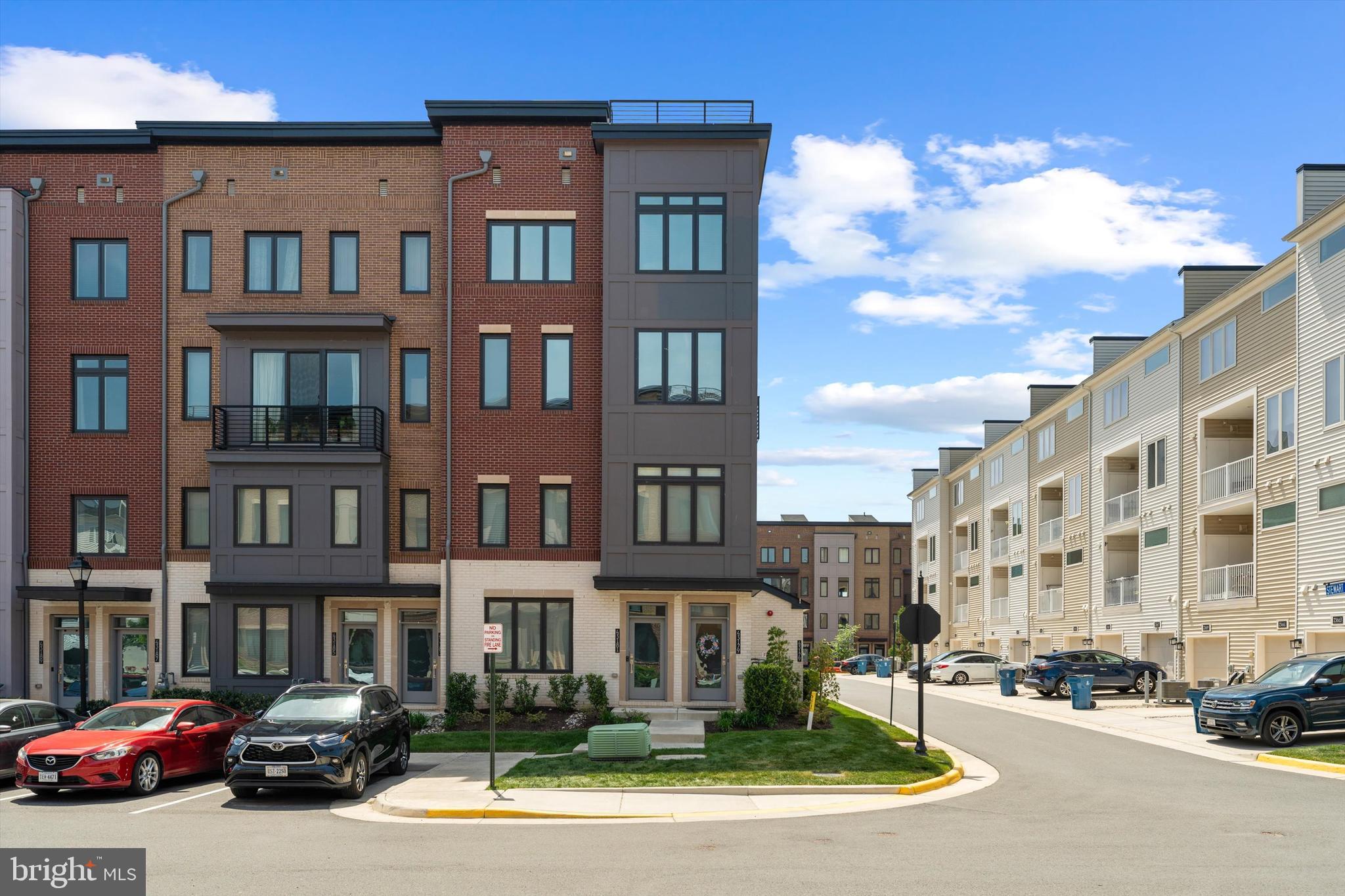 43179 Mongold Square Ashburn, VA 20148 - Photo 1 of 46 a building view