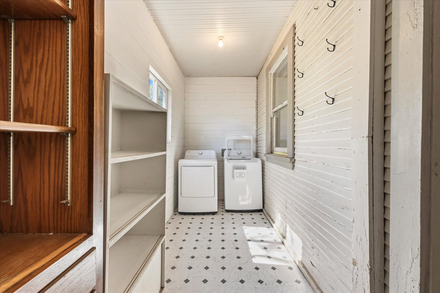 2940 Conrad Street Placerville, CA 95667 - Photo 21 of 34 a bathroom with a sink and a shower