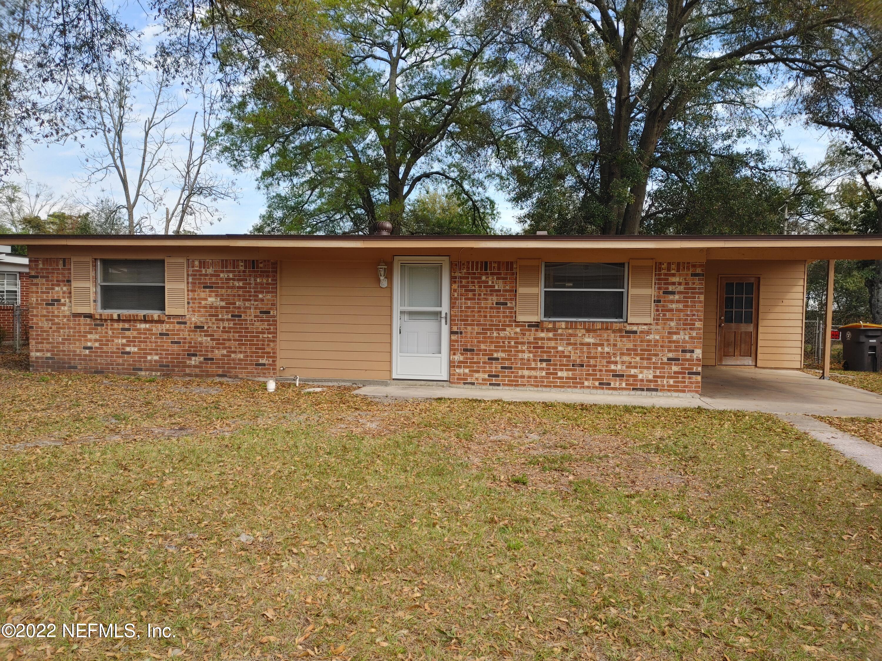 5813 Ridgeway Road East Jacksonville, FL 32244 - Photo 3 of 3 front view of house with yard