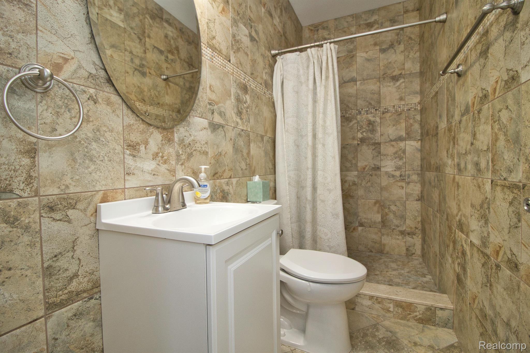 35328 Curtis Road Livonia, MI 48152 - Photo 31 of 63 Gallery Image 31