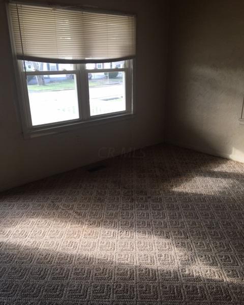 714 Elaine Road Columbus, OH 43213 - Photo 2 of 12