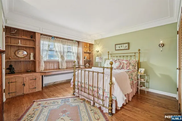 $1,079,000 | 170 Hickory Avenue, Tenafly, NJ 07670