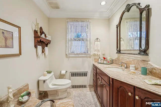 $1,079,000 | 170 Hickory Avenue, Tenafly, NJ 07670