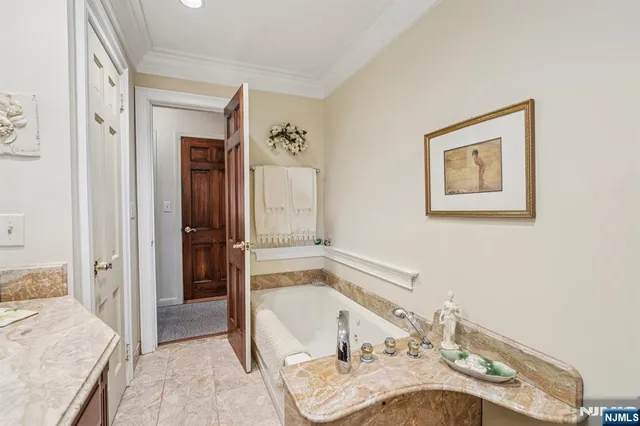 $1,079,000 | 170 Hickory Avenue, Tenafly, NJ 07670