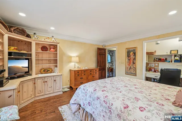 $1,079,000 | 170 Hickory Avenue, Tenafly, NJ 07670
