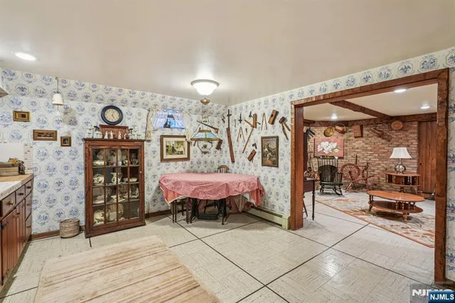 $1,079,000 | 170 Hickory Avenue, Tenafly, NJ 07670