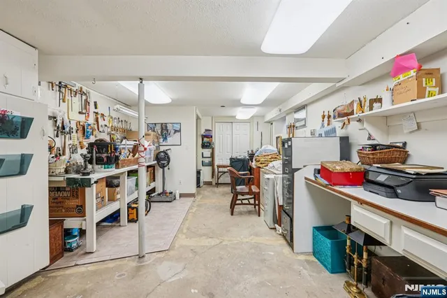 $1,079,000 | 170 Hickory Avenue, Tenafly, NJ 07670