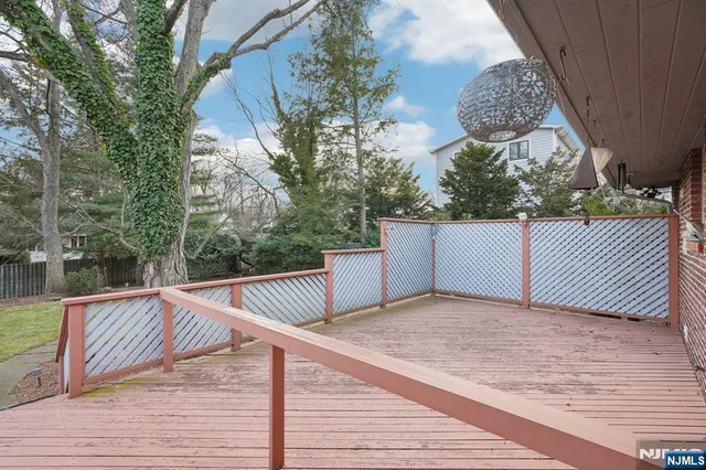 $1,079,000 | 170 Hickory Avenue, Tenafly, NJ 07670