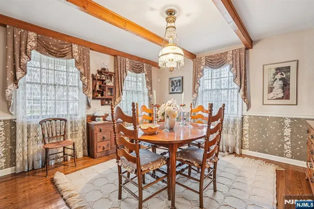 $1,079,000 | 170 Hickory Avenue, Tenafly, NJ 07670