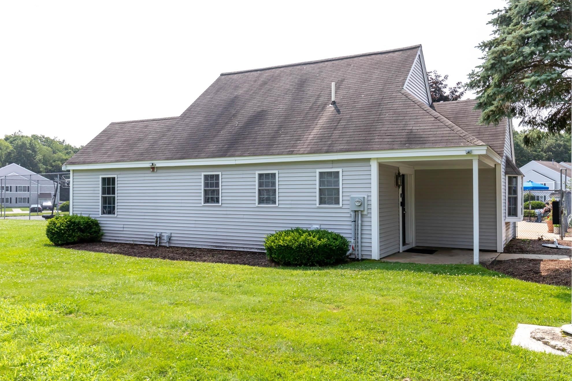 50 Brookside Drive, Unit J7 Exeter, NH 03833 - Photo 19 of 28