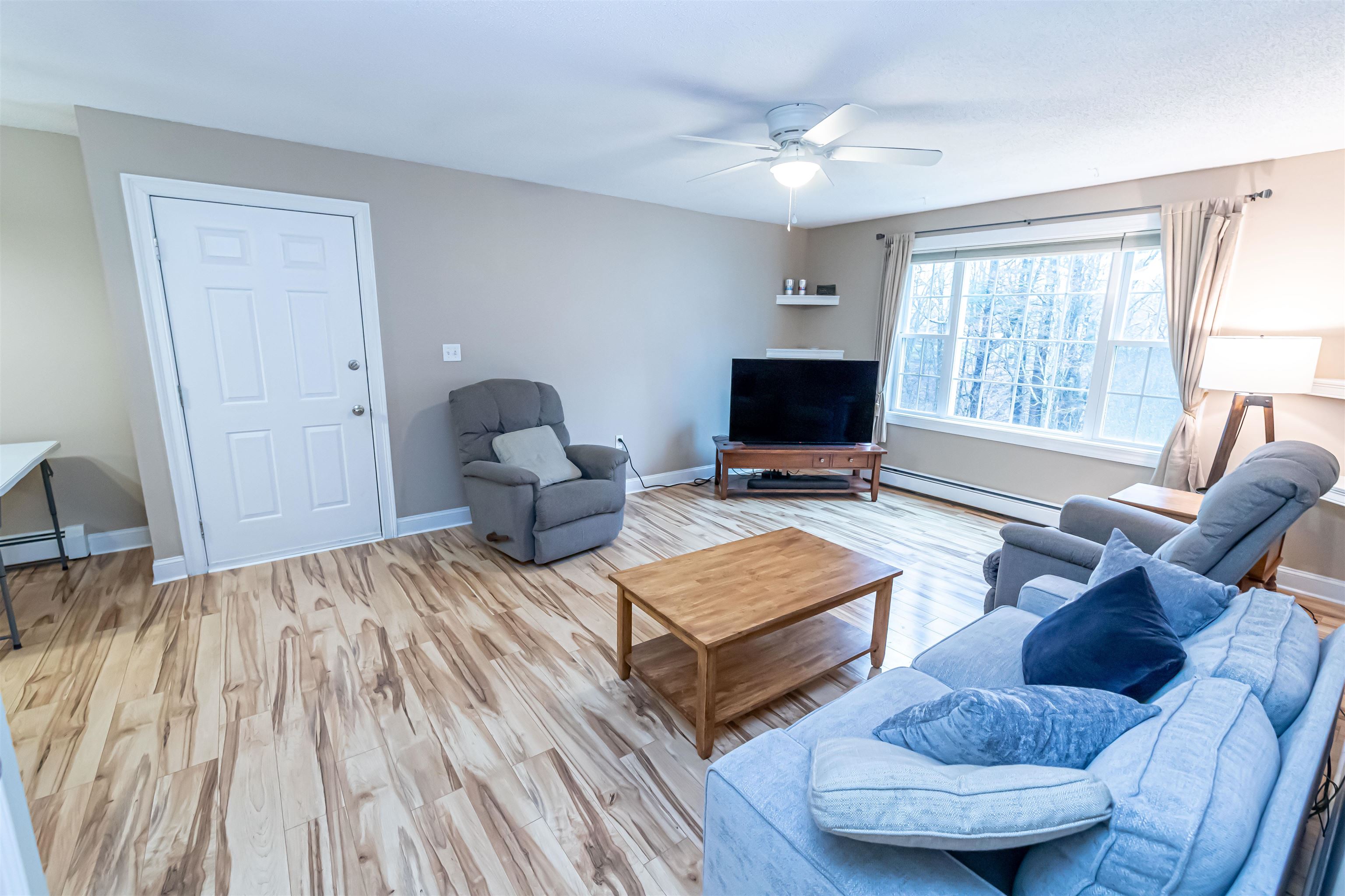 50 Brookside Drive, Unit J7 Exeter, NH 03833 - Photo 4 of 28